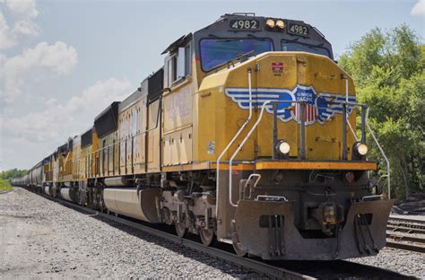 Union Pacific’s new CEO promises improved safety and service but big rail unions lukewarm on hire